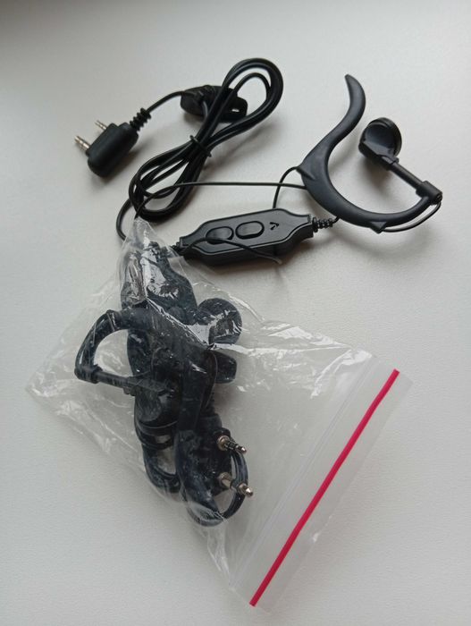 Рация BAOFENG UV - 82, зарядное устройство 2шт., клипса, 2 гарнитуры