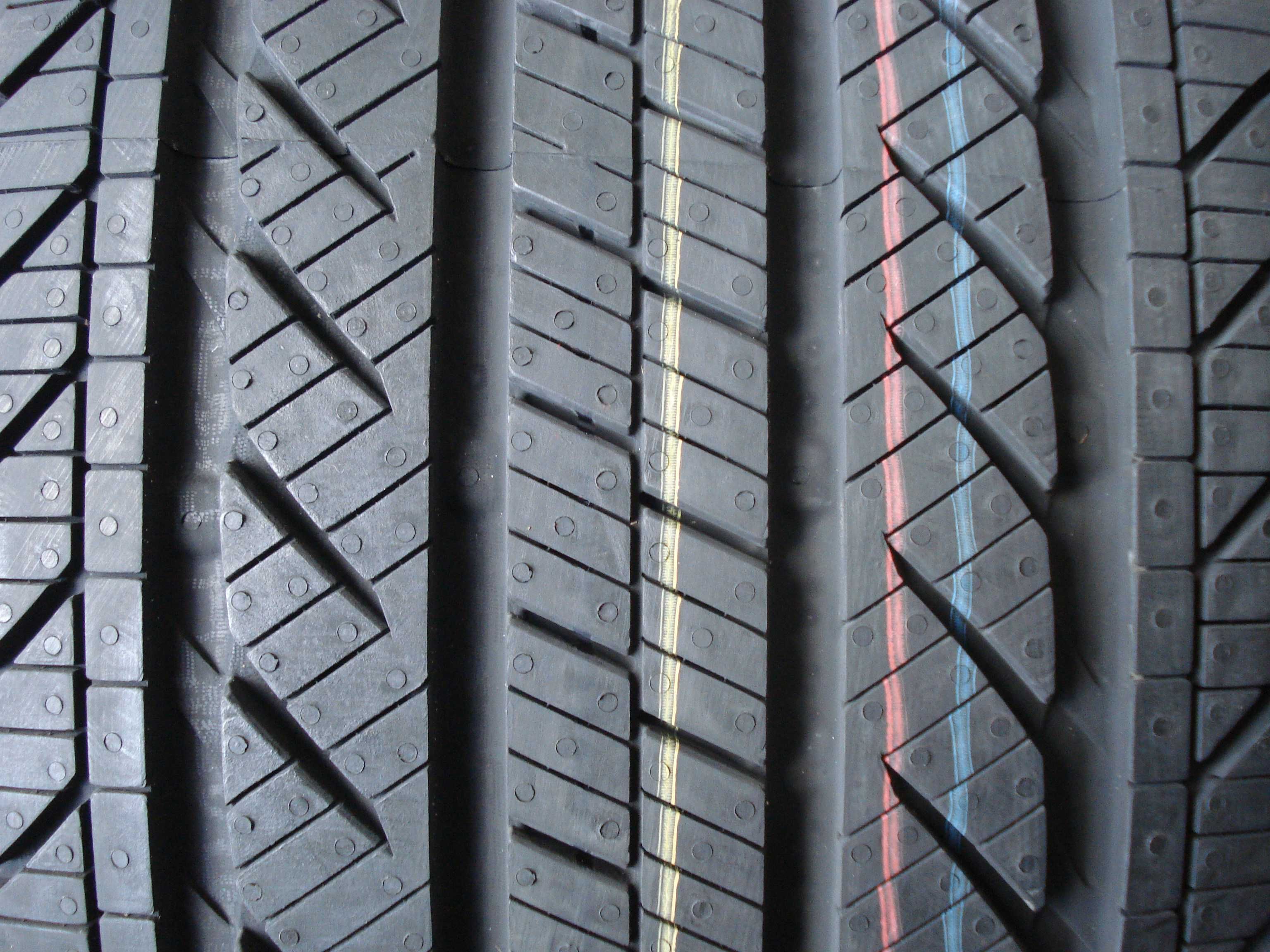 Continental Pro Contact  225/40 r 18  2 - sztuki całoroczne