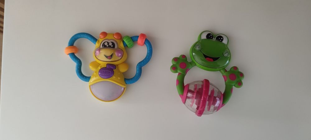 Brinquedos e peluches bebé