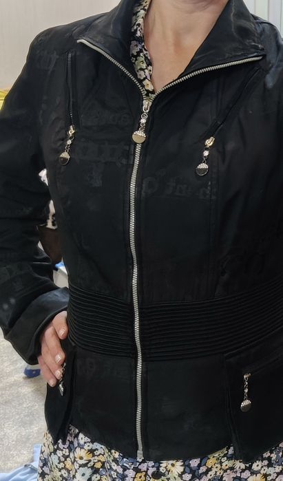 Ветровка пиджак черный бомбер легкая осенняя куртка