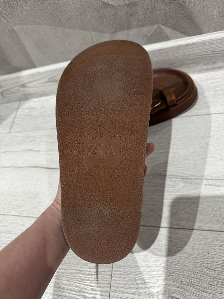 Сандали кричневые zara