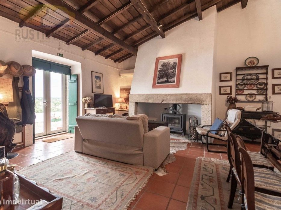 Quinta com 16 ha, com 4 Moradias Unifamiliares, piscina e várias ár...