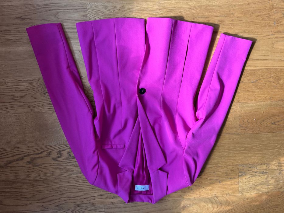 Piękna marynarka fuksja MNG na metce 40, wg mnie to duże M jak nowa