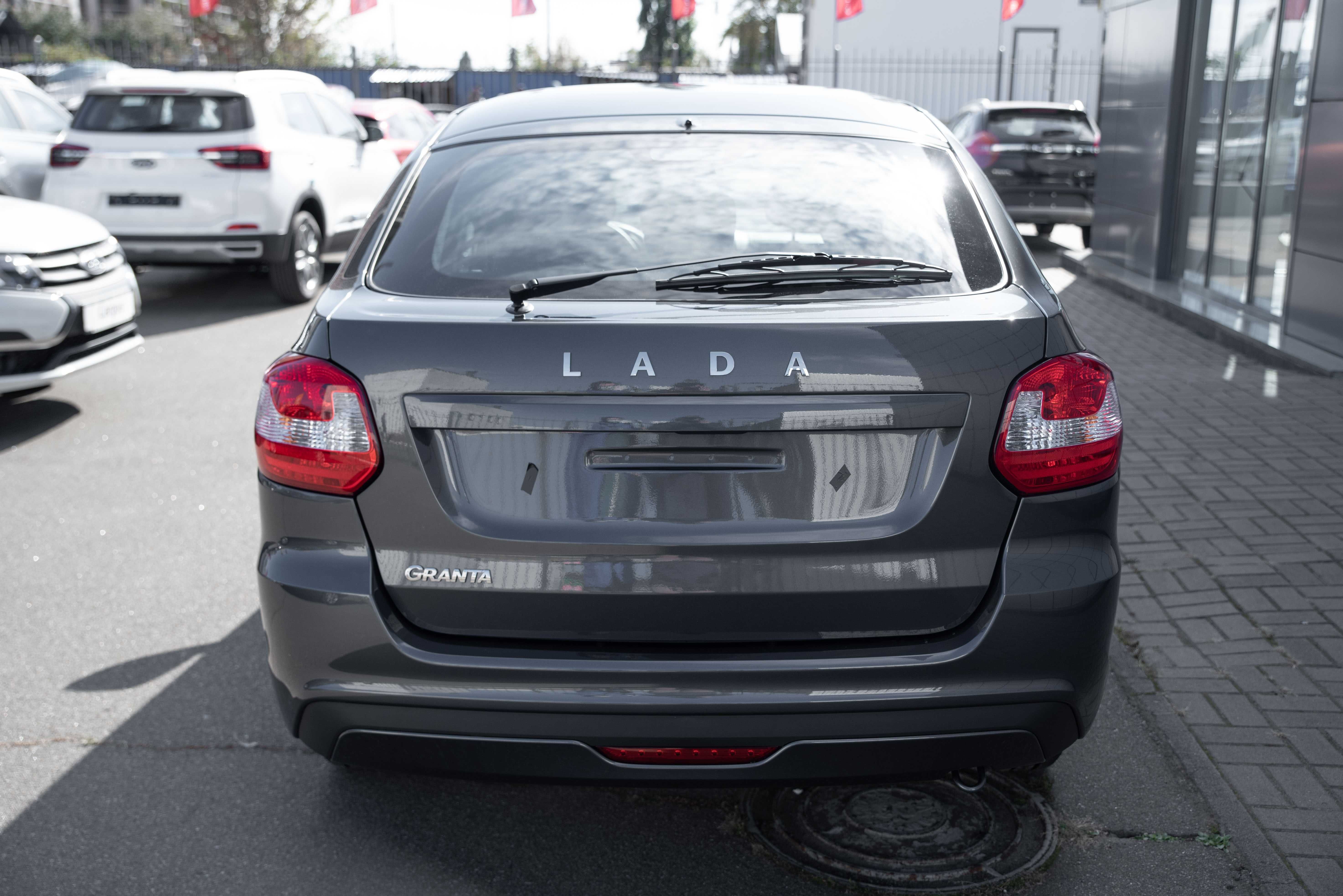 Lada Granta Liftback  1.6 2021 року