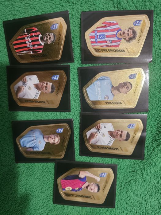 Нові, Наклейки panini FiFA 365 2025