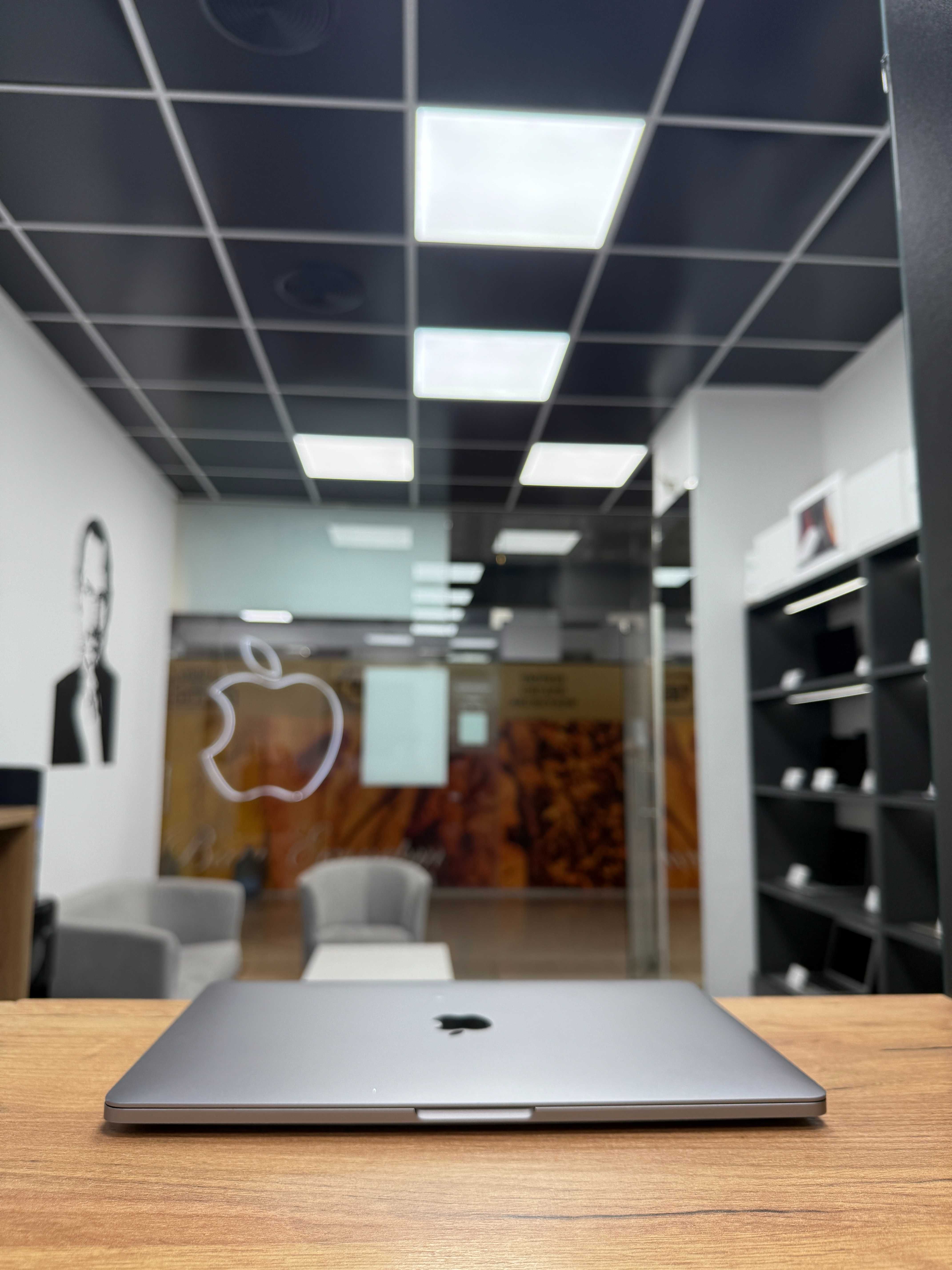 Macbook Pro 2020 (2021 випуск) (M1 /8гб /256 ssd) Гарантія/ 88601SV