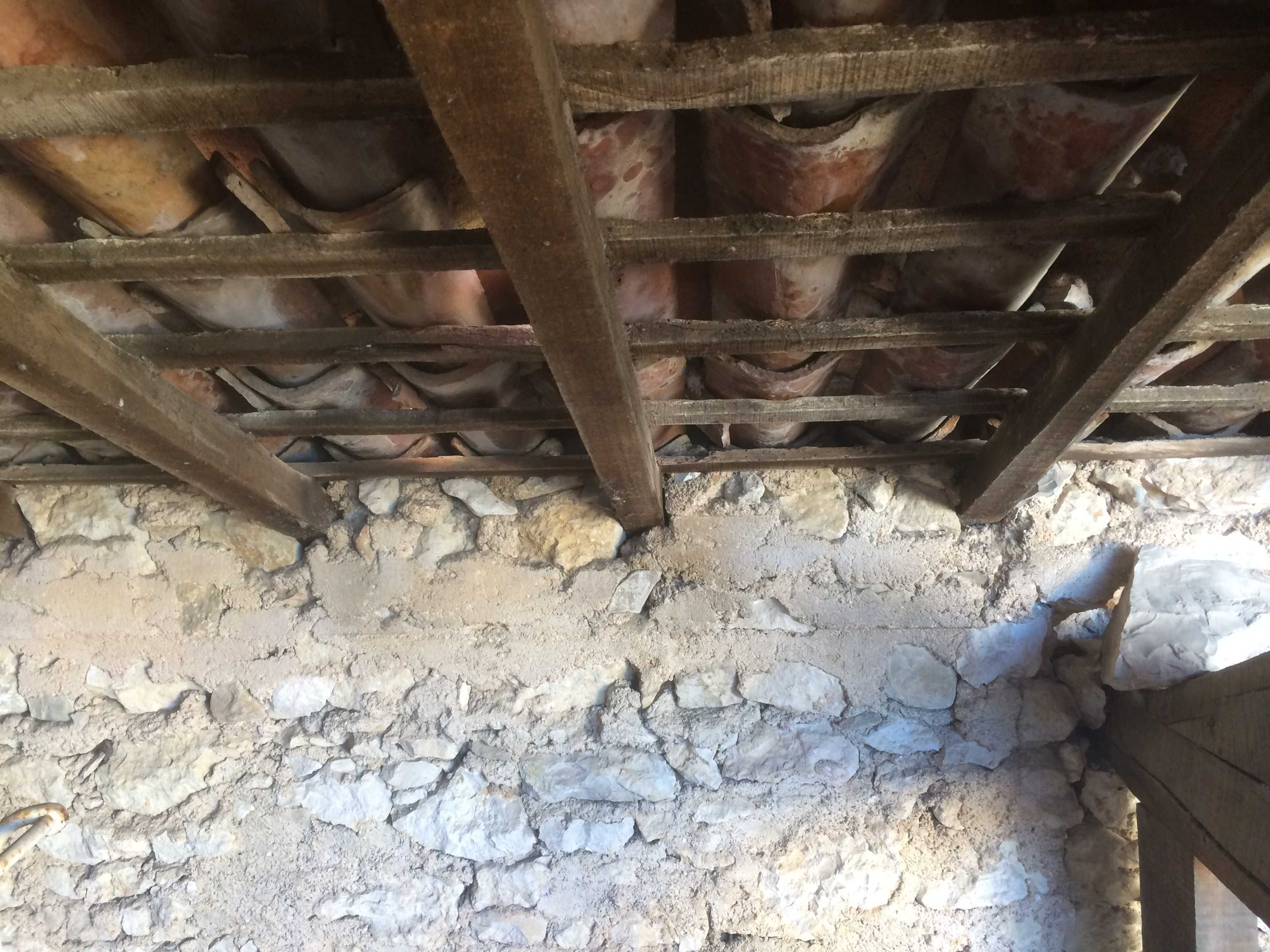 Casa rústica centenária para recuperar em Gatões, Montemor-o-Velho