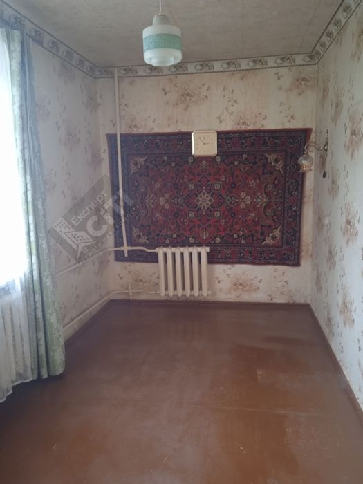 Ціна  знижена! Продам 2-х кіімнатну квартиру. Зуп. Універмаг.