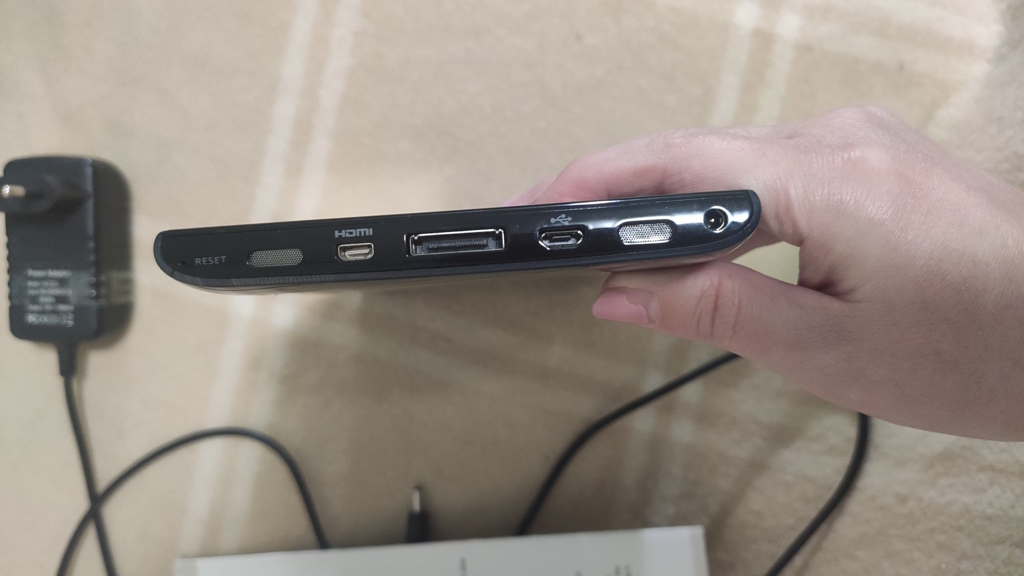 Планшет Acer Iconia Tab 7 дюймів, старий андроїд