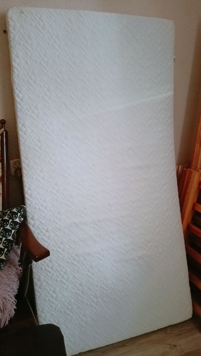 Łóżko domek daszek materac hevea 160x80