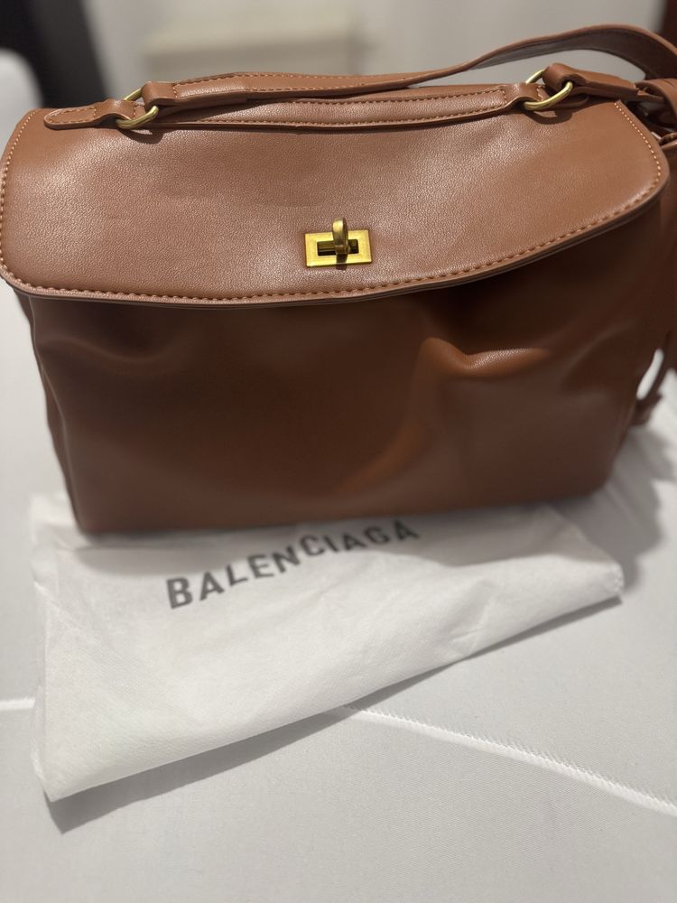 Mala Balenciaga camel