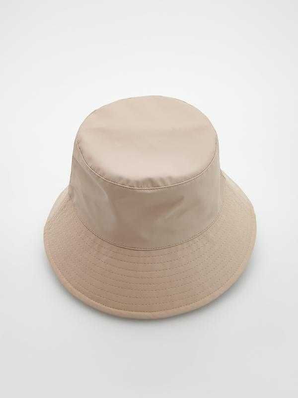 Панама Jacquemus .Багато кольорів