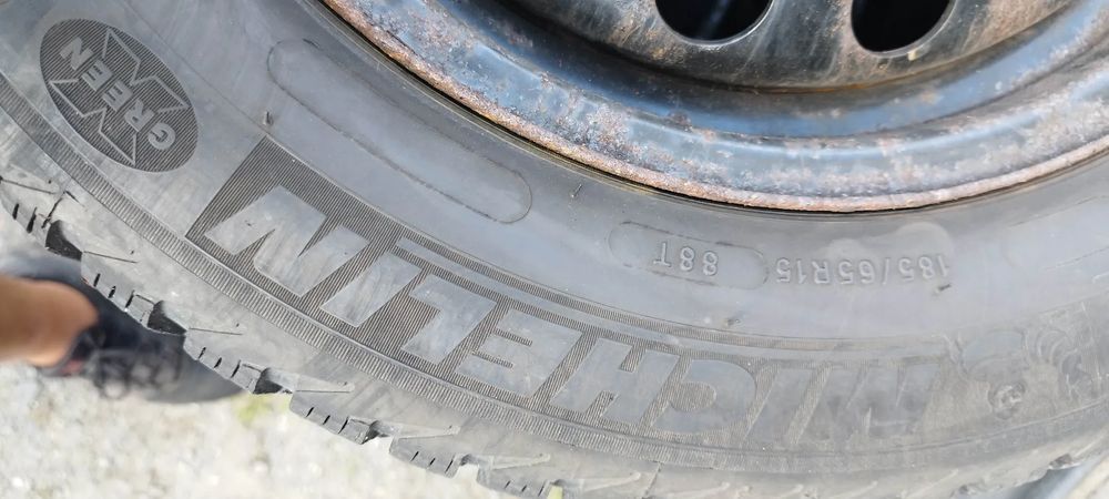 185/65/15 michelin alpin a4