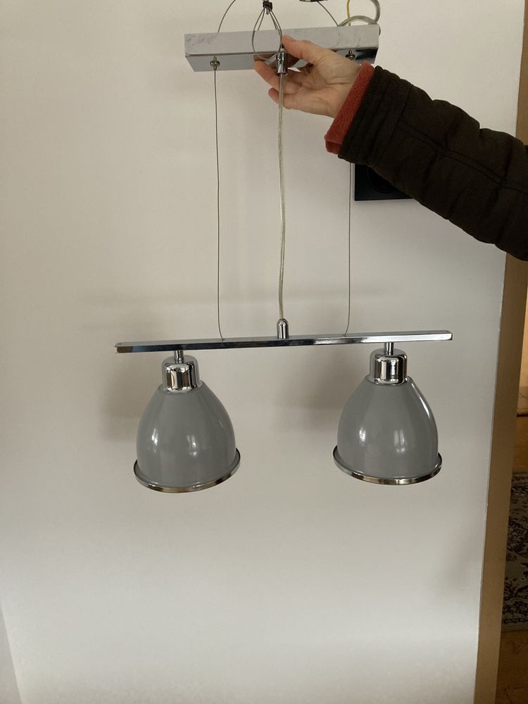Srebrna lampa wisząca