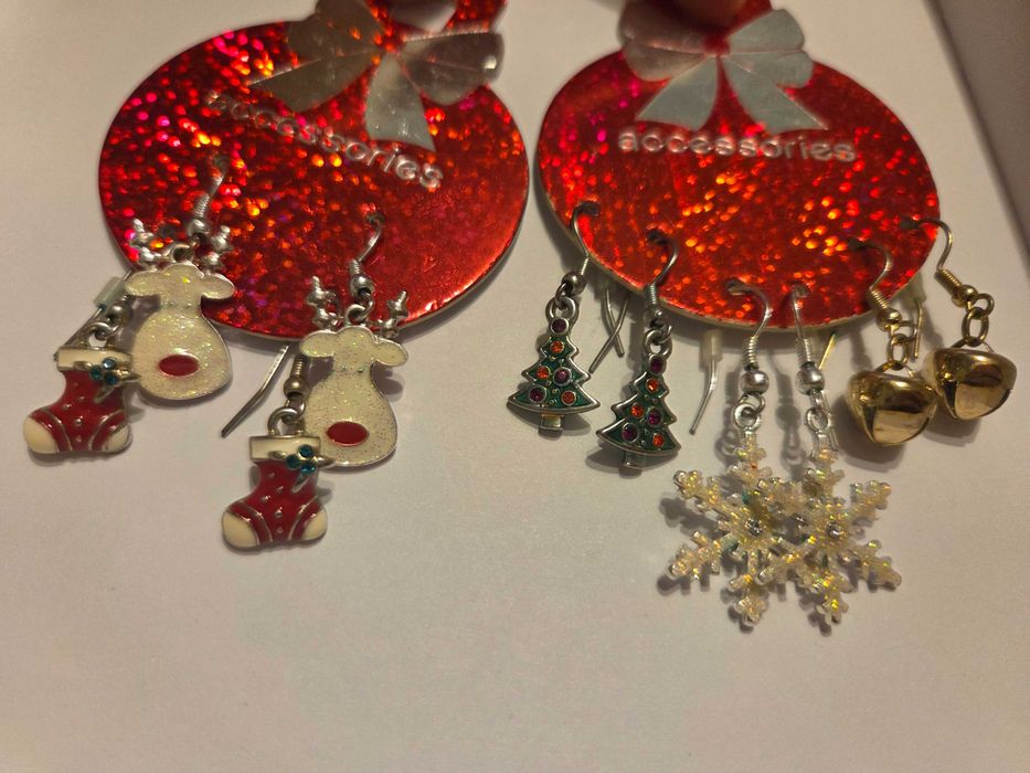 5 par kolczyków świątecznych