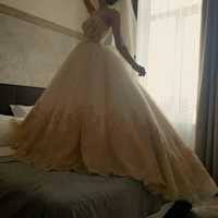 Свадебное платье ivory слоновая кость с золотой вышивкой не венчанное
