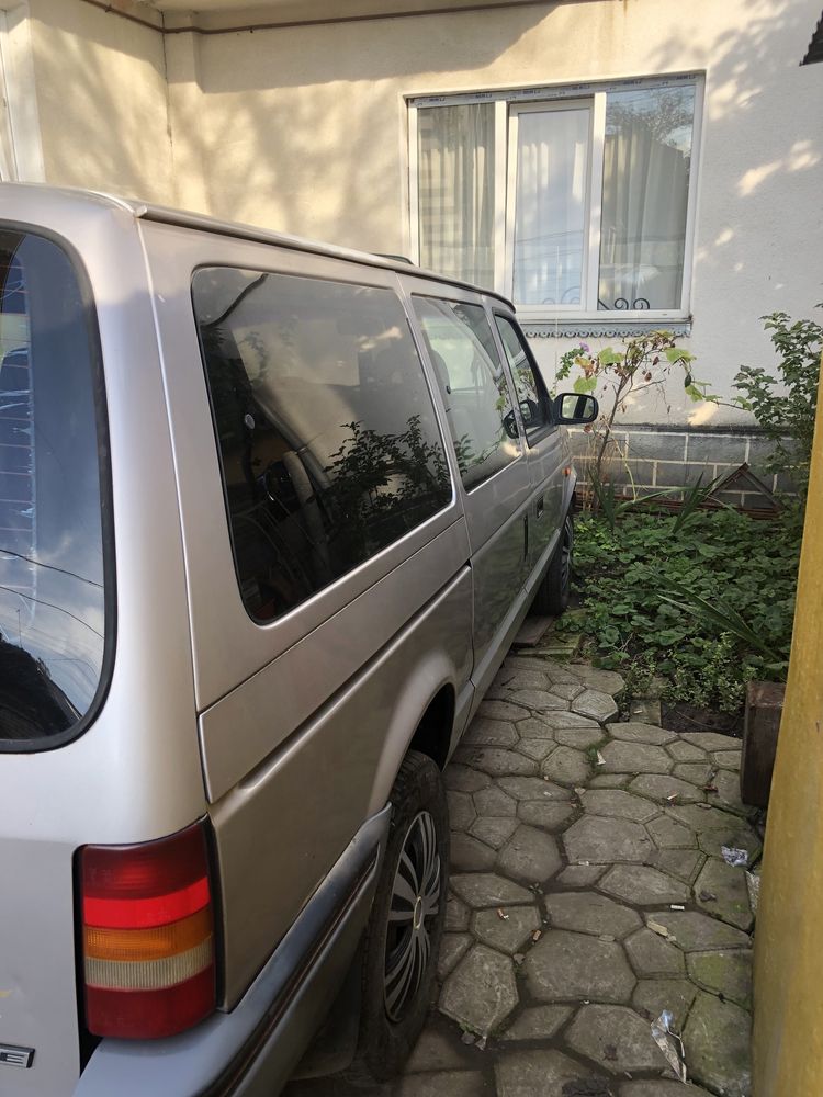 Dodge Plymouth voyager caravan