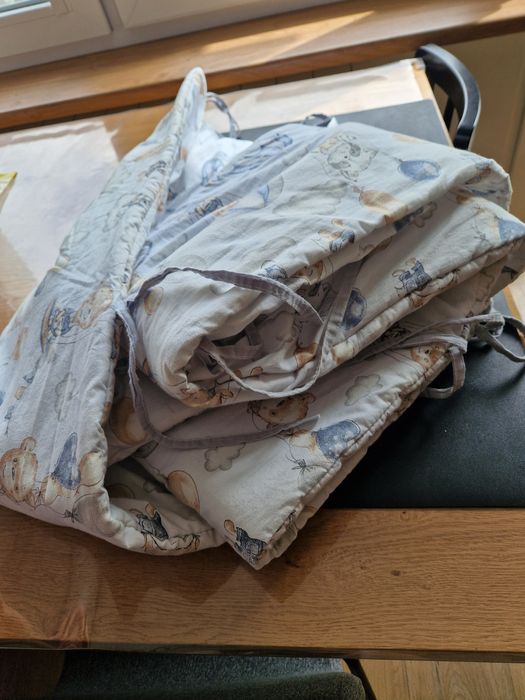 Ochraniacz 360x30 na łóżeczko 120x60 niebieski w spadochrony