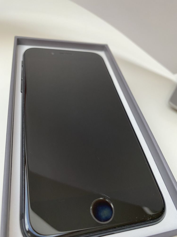 iPhone 8, 64GB, stan bardzo dobry