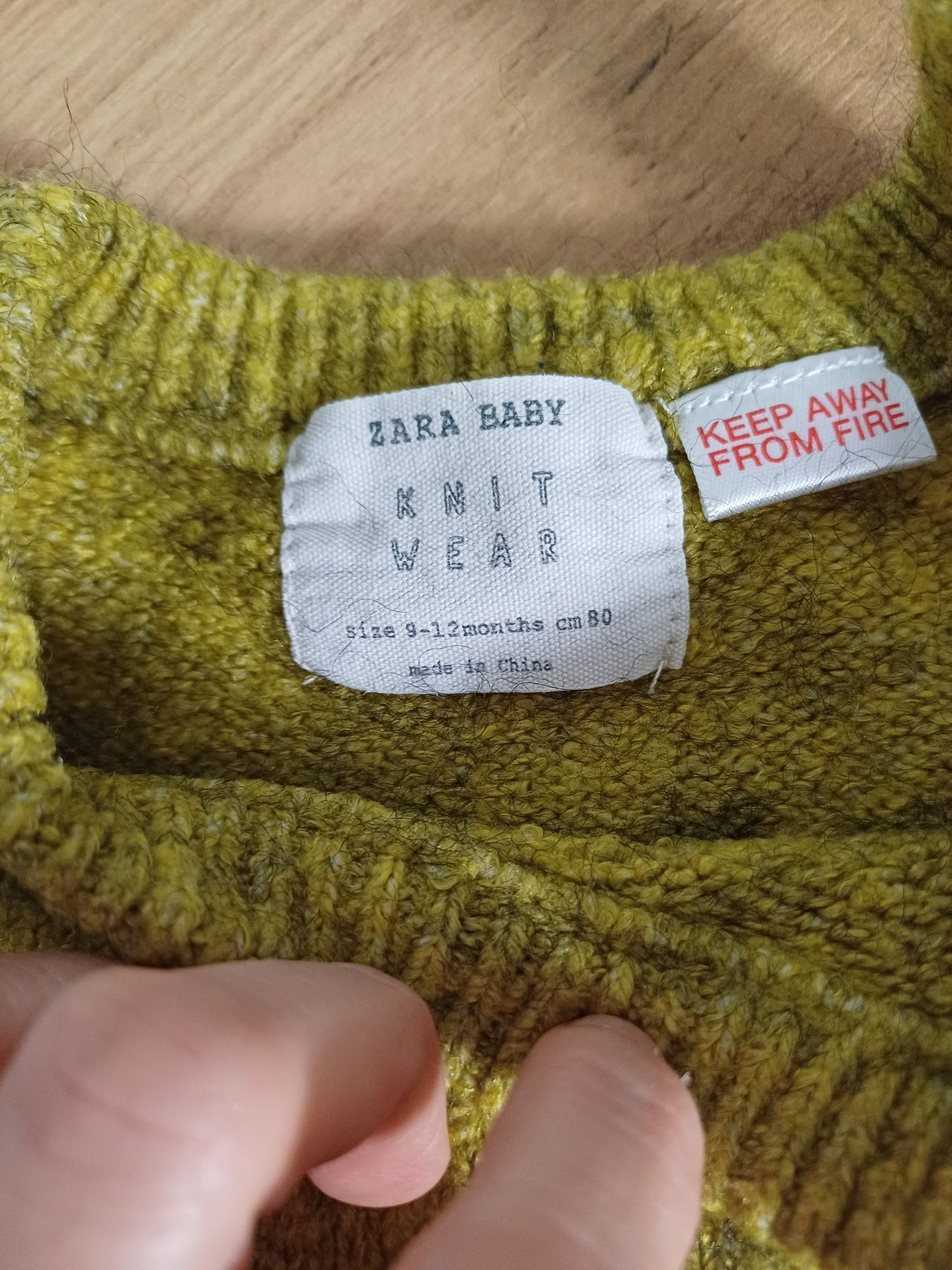 Elegancki sweter Zara dla chłopca rozmiar 80