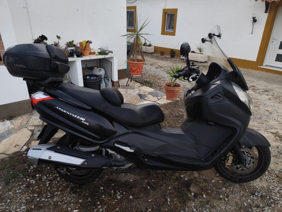 Scooter Sym Maxym 600