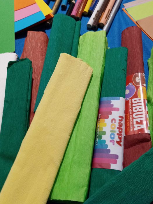 Materiały szkolne do prac plastycznych