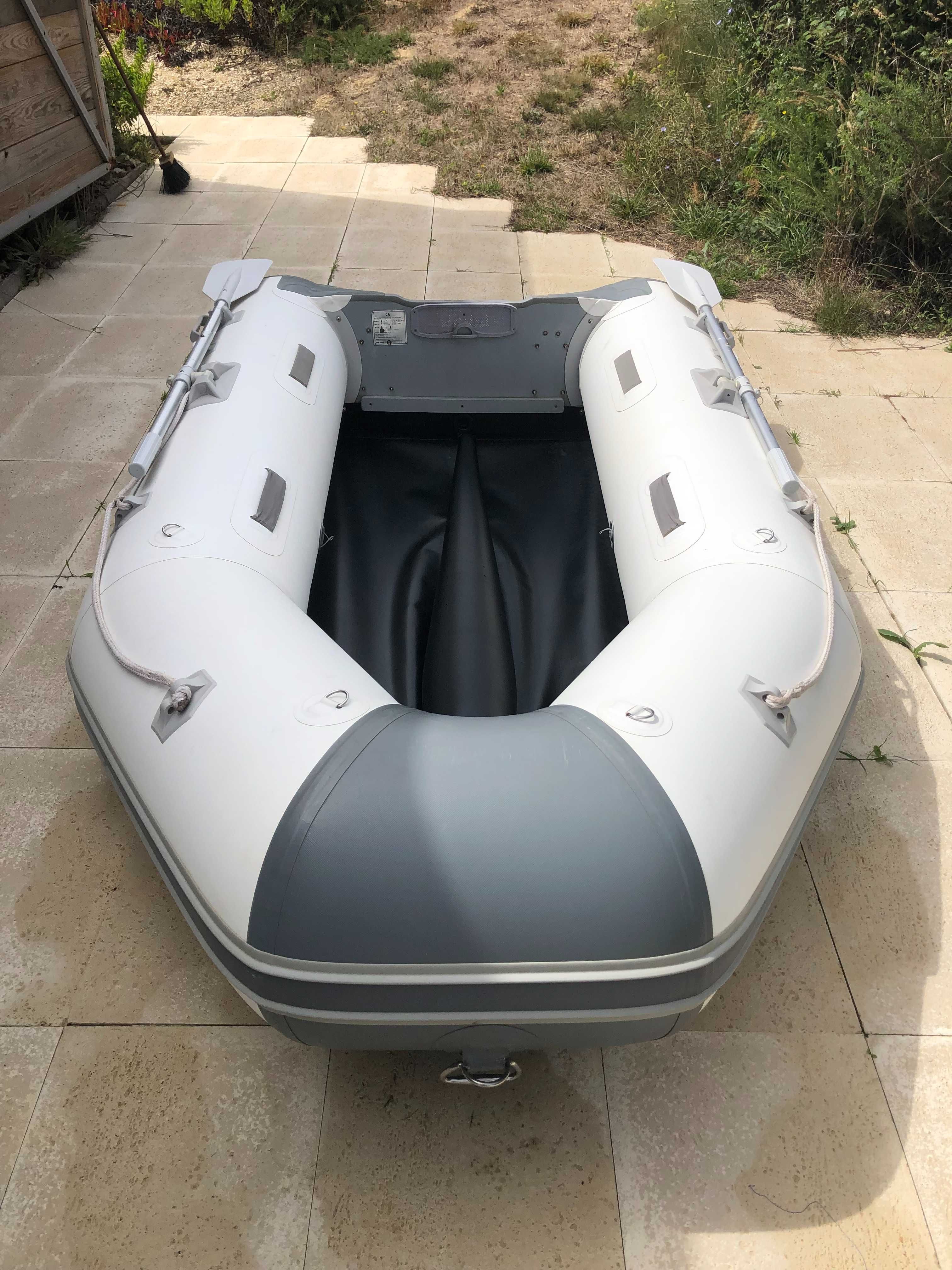 Barco Insuflável, 2,7 metros com motor Mercury 3,5Hp 4T