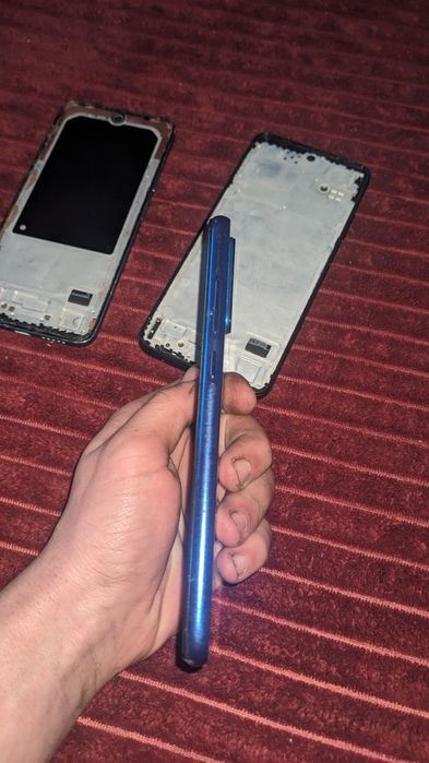 Телефони на розбор