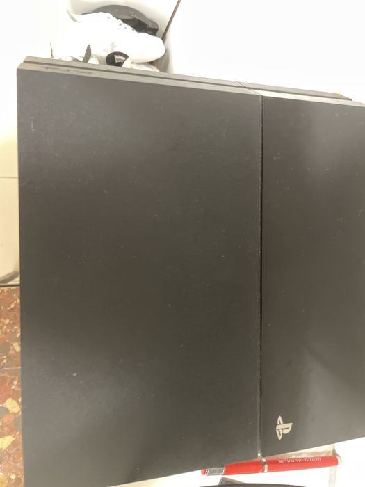 Playstation 4 fat 100% funcional. Qual quer duvida ler a descrição
