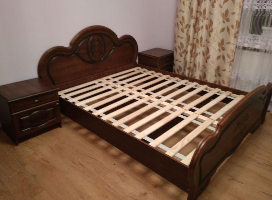 Продам спальний гарнітур з матрацом