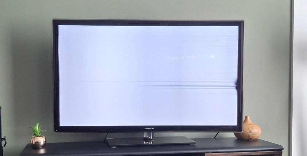 Tv  LED samsung 46''- para reparação