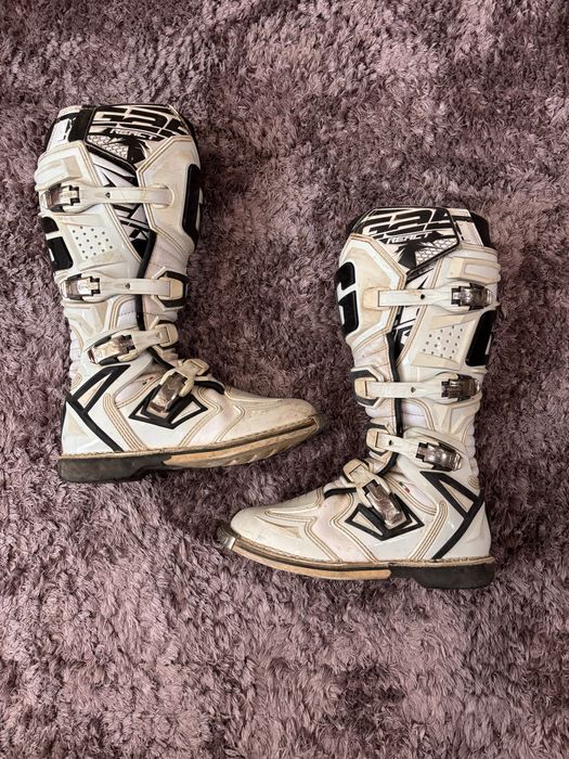 Мотоботи Gaerne sg12 , Gaerne G-React