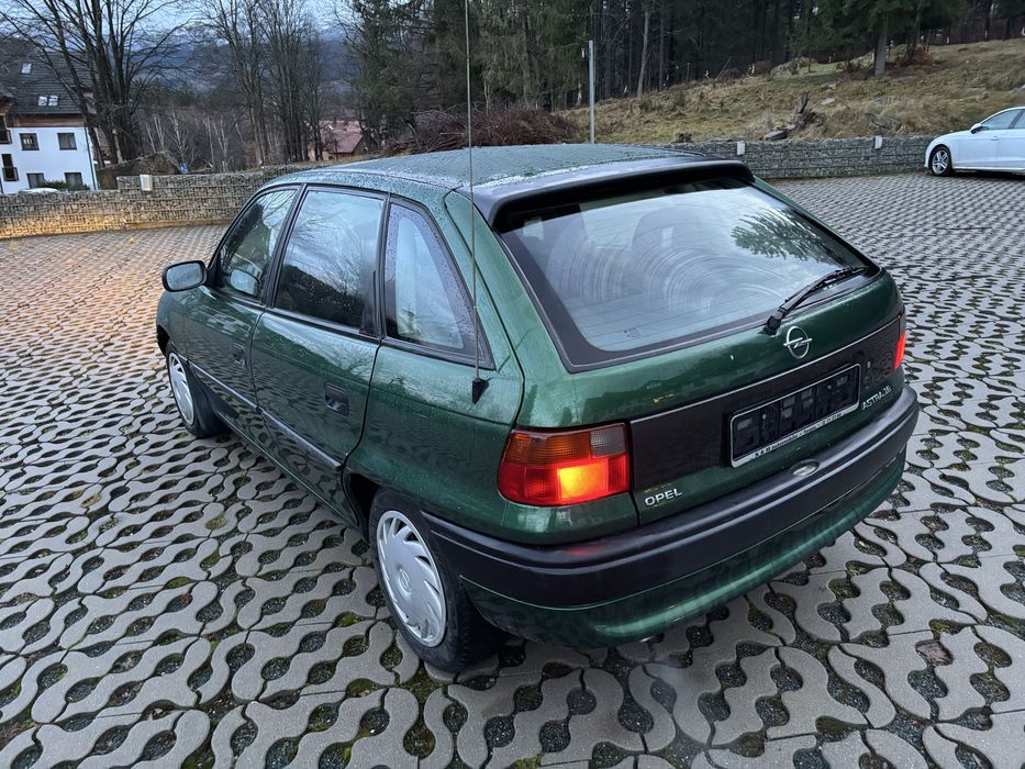 Opel Astra 1,6 ben , jeden wlasciciel z Niemiec