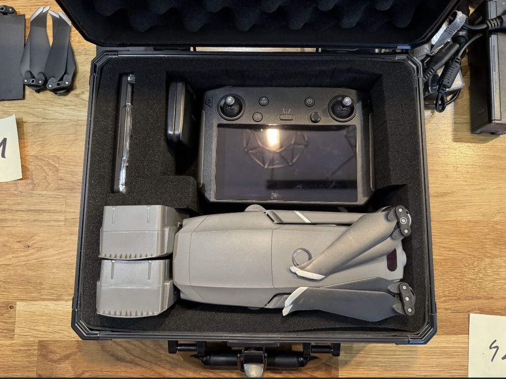 DJI Mavic 2 PRO z Smart Controller + Fly More Kit