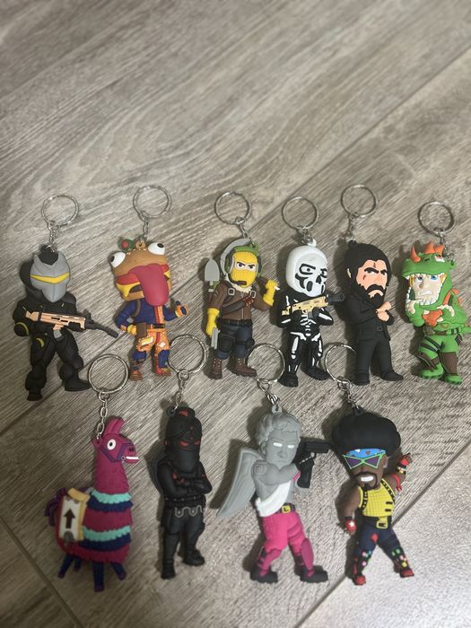 Брелок Fortnite дуже круті брілки