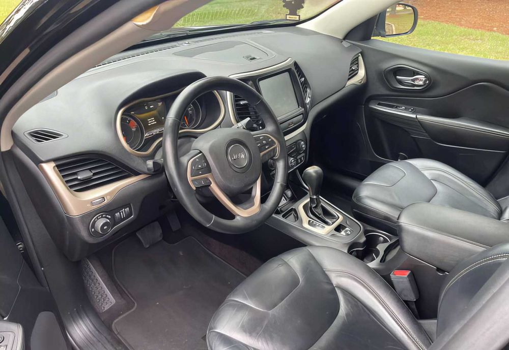 Jeep Cherokee      2017