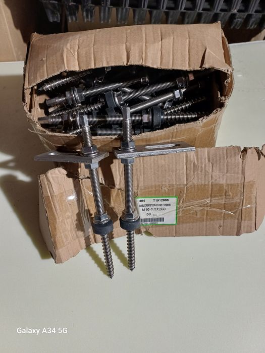 Szpilki z nierdzewki M10x200mm 48szt fotowoltaika