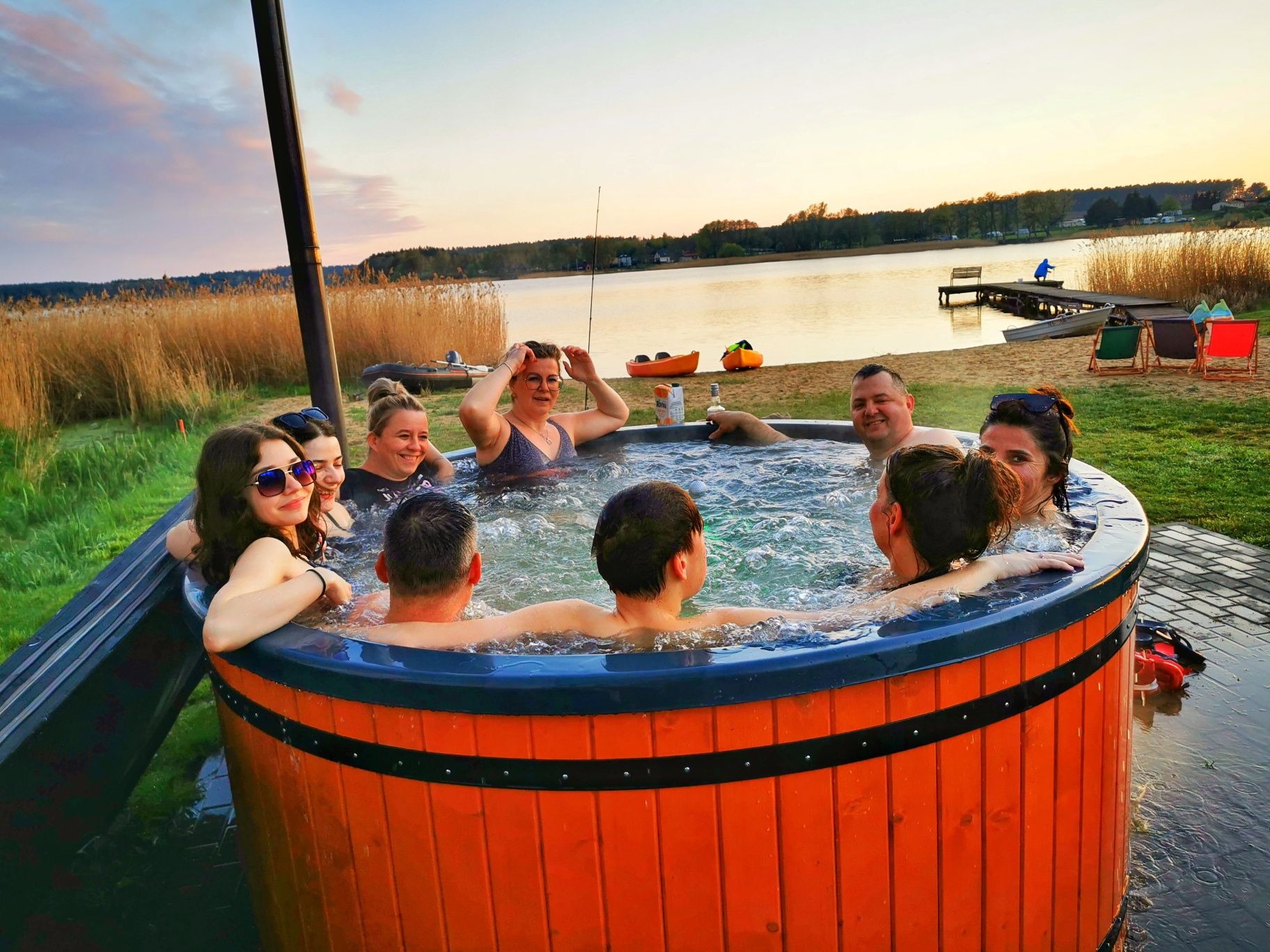 Domek CAŁOROCZNY nad jeziorem Lubie BALIA JACUZZI w cenie, SAUNA ZEW.