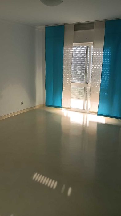 T2 com elevador e 2 casas de banho