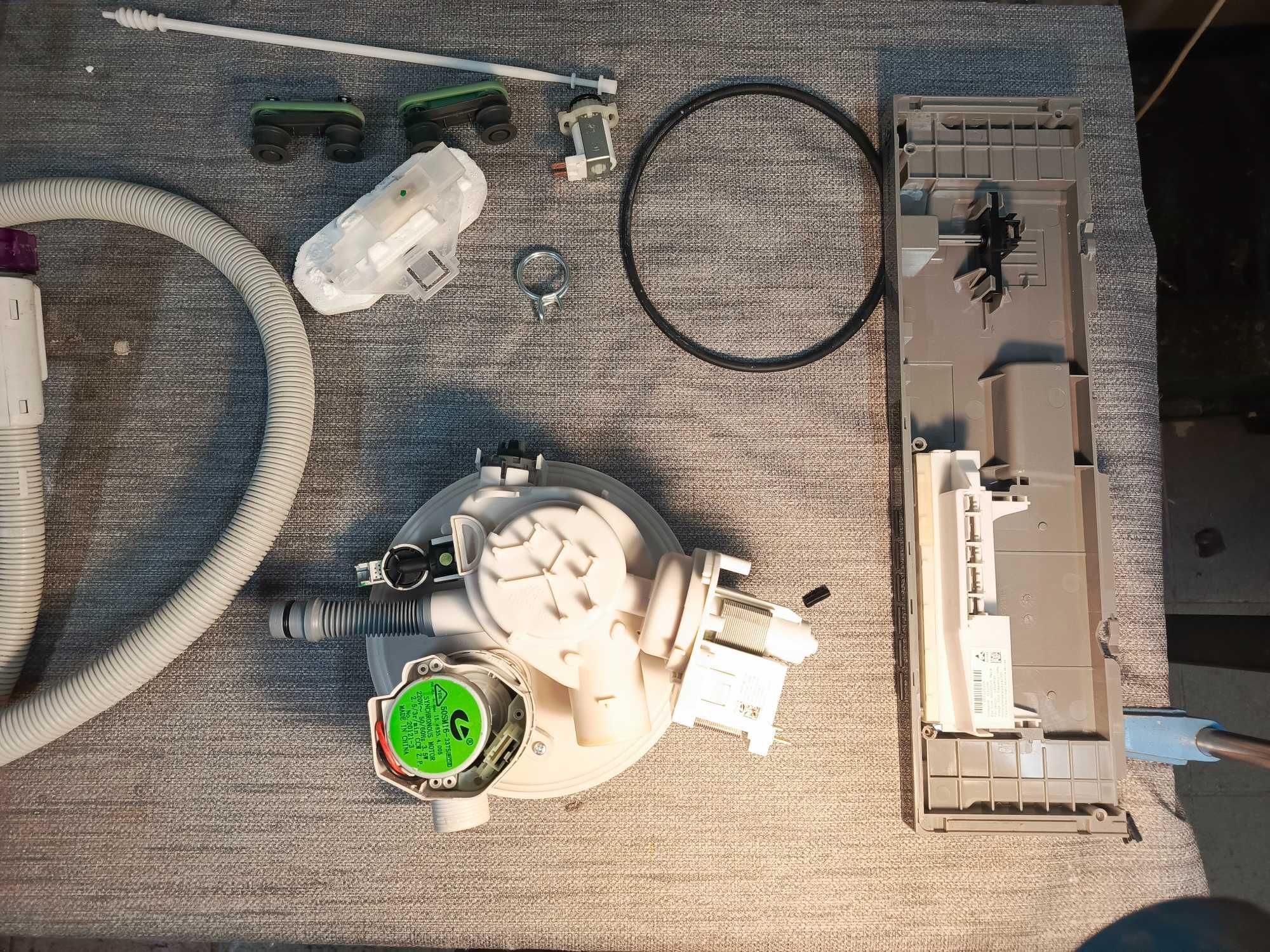 Części "Pompa" zmywarki Elektrolux ESL4510LO
