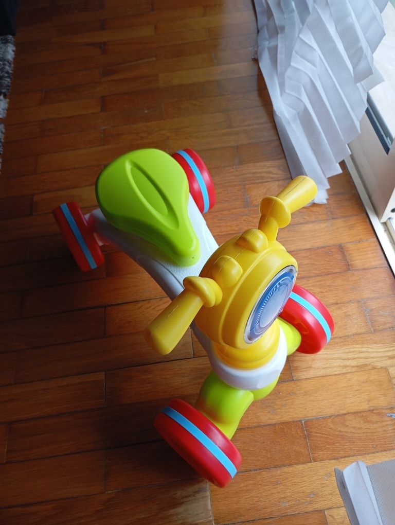 Triciclo de plástico para bebe