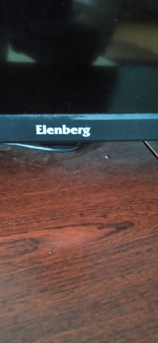 Телевізор Elenberg діагональ,48. На запчастини.