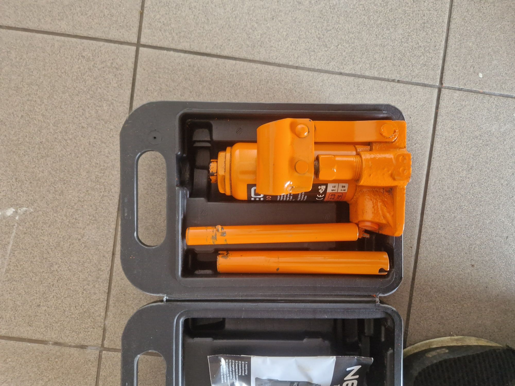 Podnośnik słupkowy neo tools