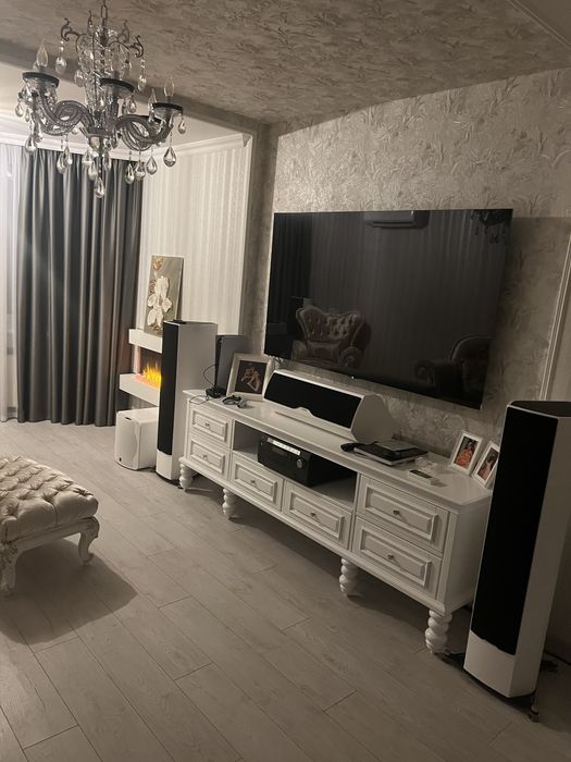 Продам телевизор LG OLED77C36LC