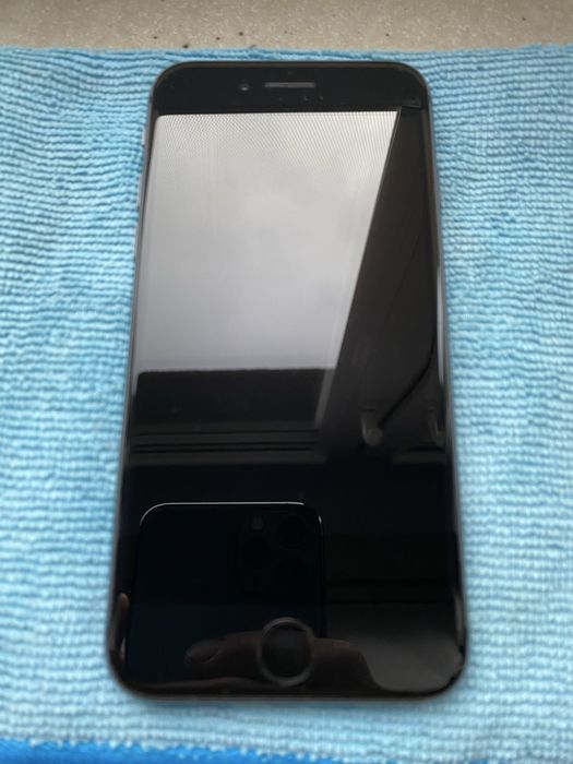 Iphone 8 64gb stan dobry 100% bat