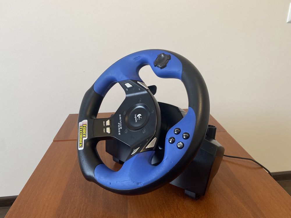 Ігровий руль Logitech Driving Force