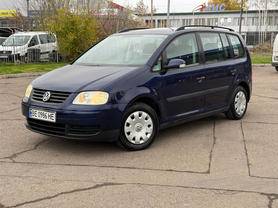 Продам VOLKSWAGEN Touran 2004р 1.6бенз 7-мест
