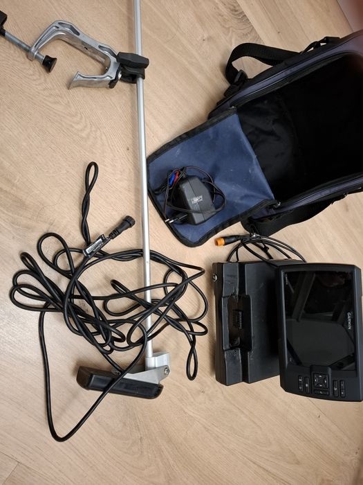 echosonda wędkarska Garmin STRIKER Vivid 5cv z przetwornikiem