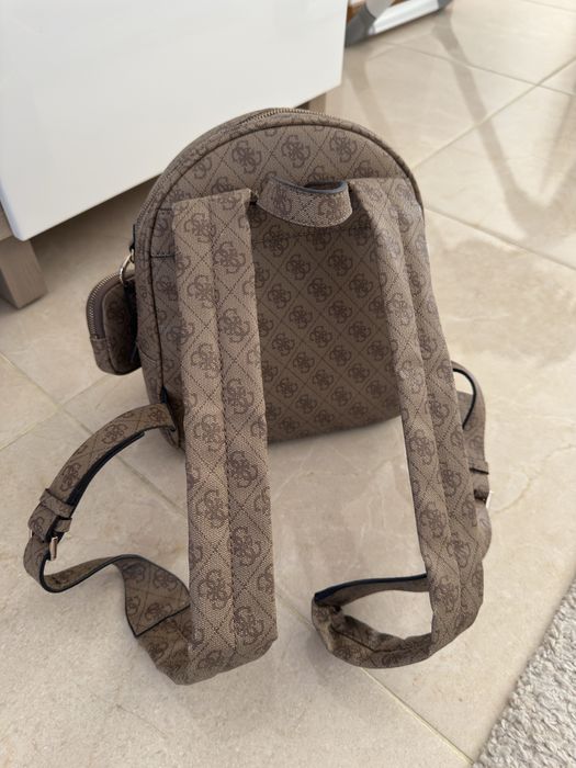 Vendo mochila Guess