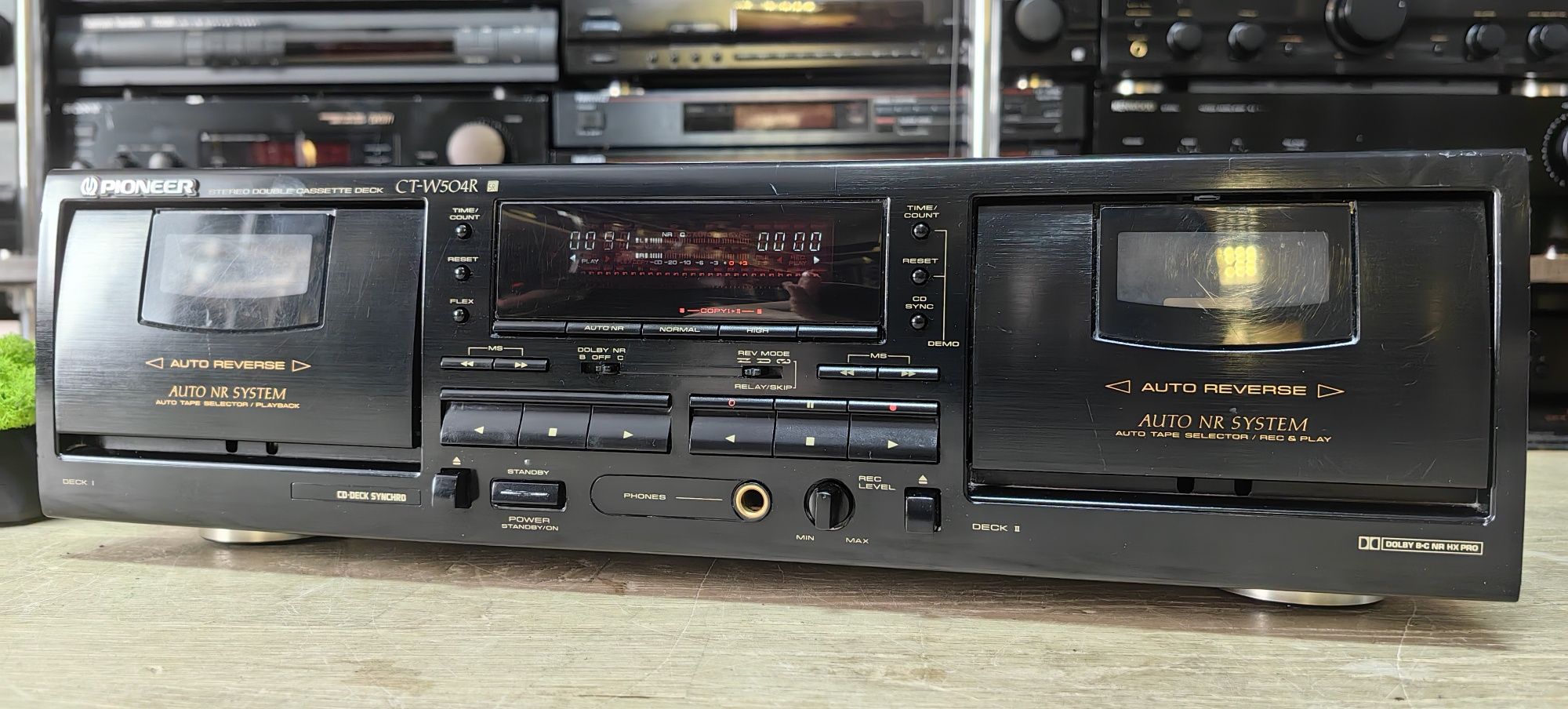 Касетний програвач Pioneer CT-W504